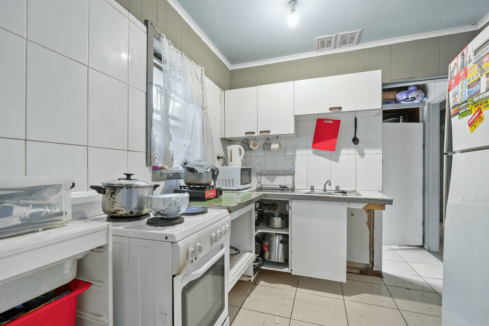 11 Burns Road, Campbelltown, NSW 2560