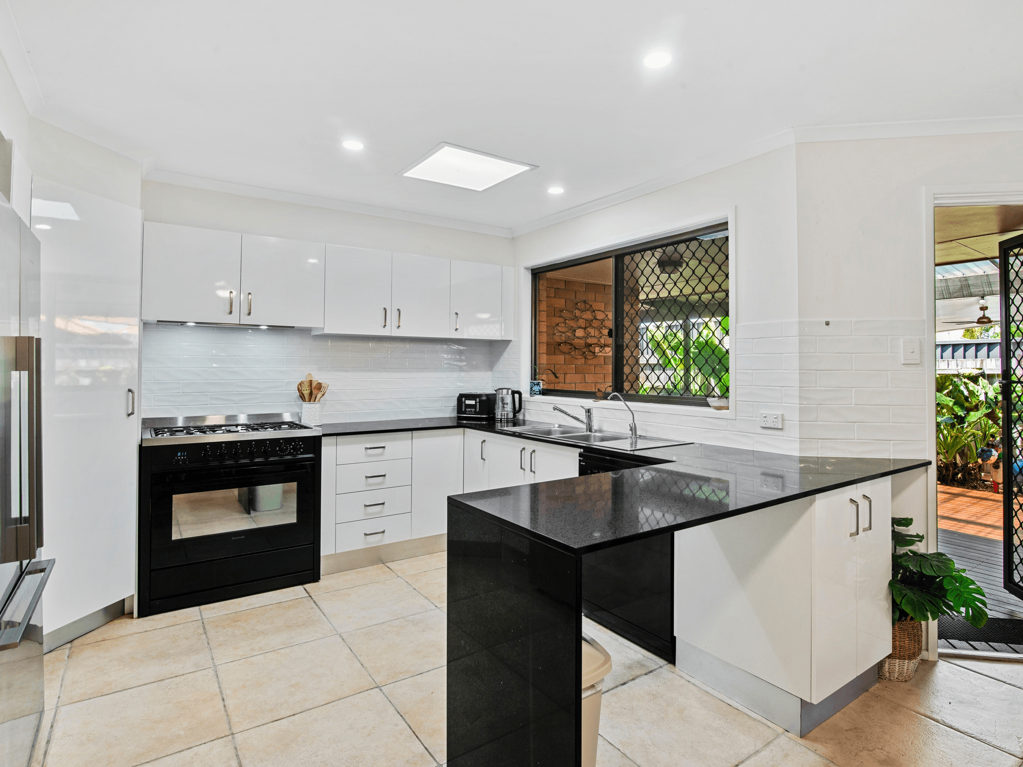 74/12 Landau Court, Miami, QLD 4220