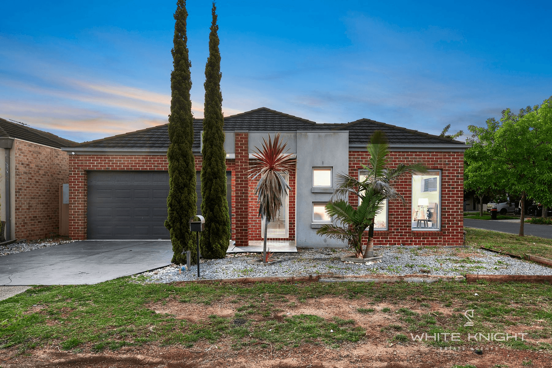 19 STUDLEY PARK WAY, Caroline Springs, VIC 3023