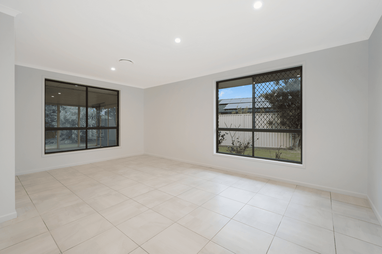 9 Sirene Crescent, DECEPTION BAY, QLD 4508