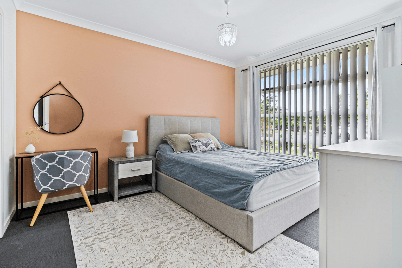 68 Civic Way, ORAN PARK, NSW 2570