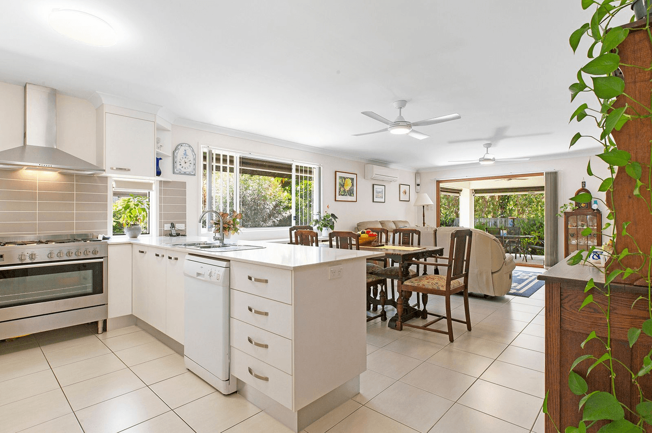 48 Whipbird Circuit, VICTORIA POINT, QLD 4165