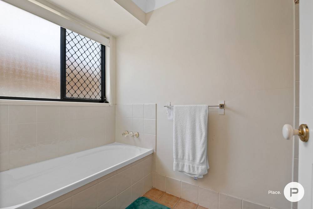 9 Friend Street, Wakerley, QLD 4154