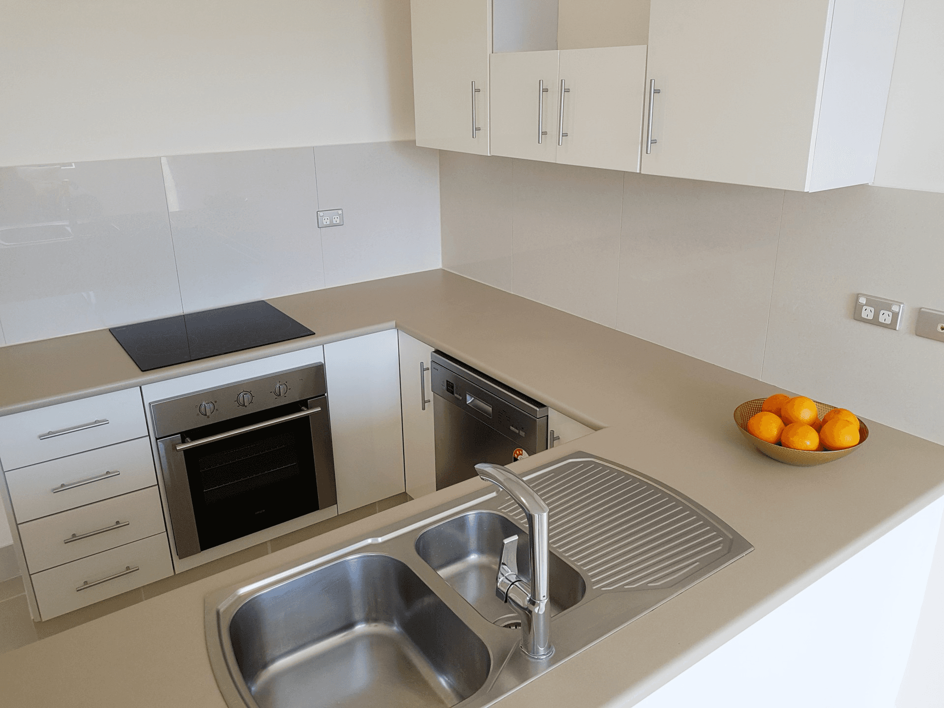 23/11 Fairway Drive, CLEAR ISLAND WATERS, QLD 4226