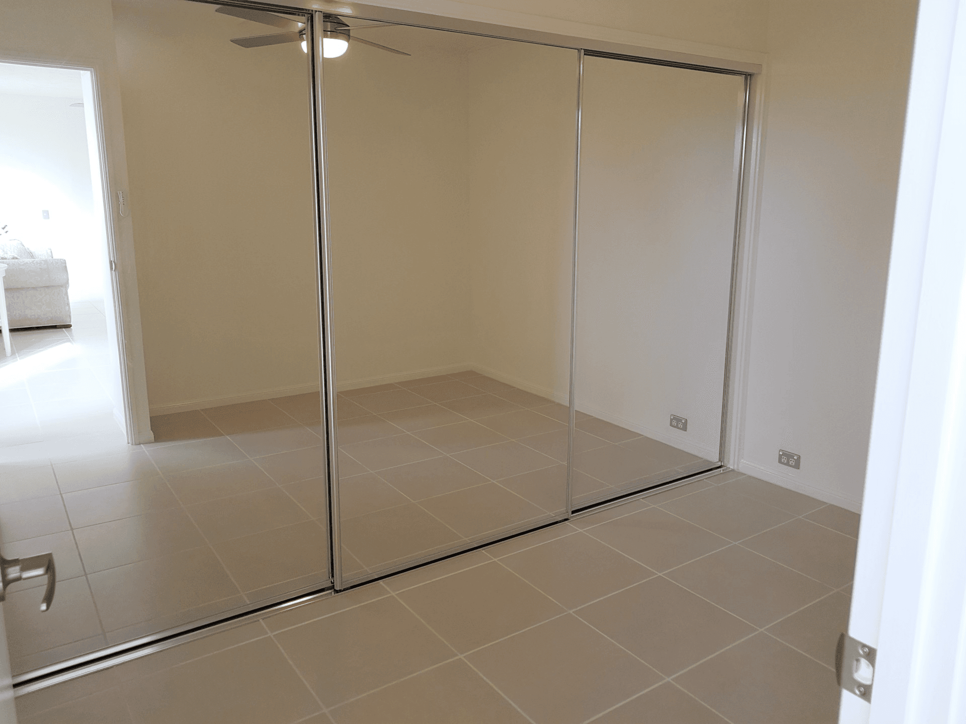 23/11 Fairway Drive, CLEAR ISLAND WATERS, QLD 4226