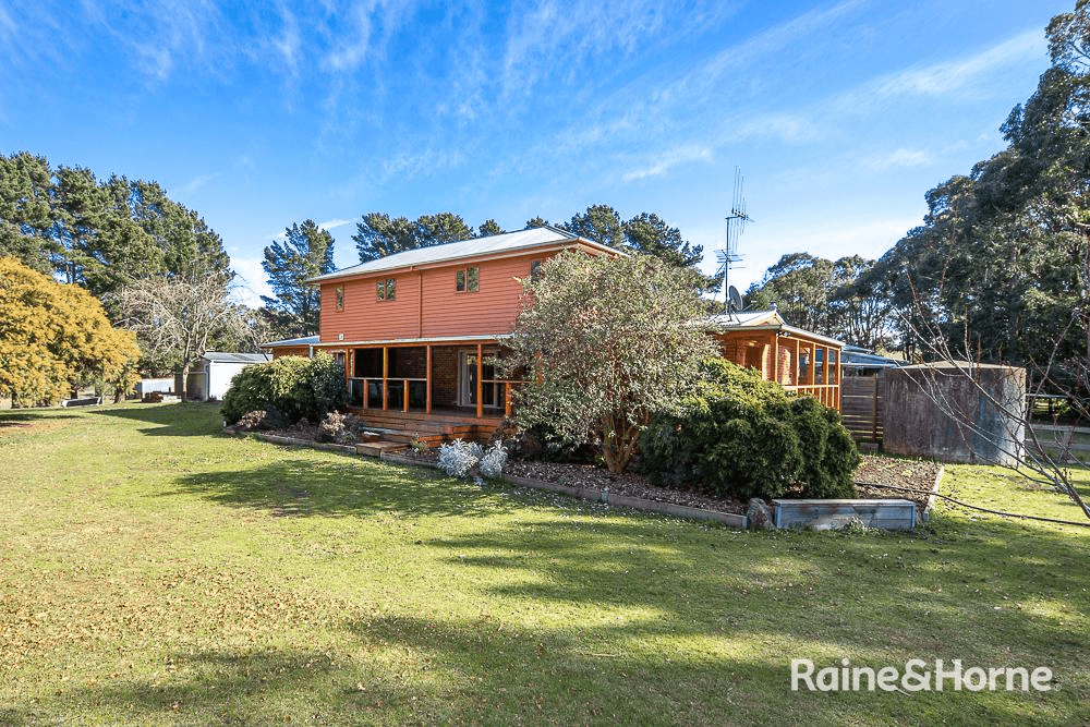 56 Walshes Road, WOODEND, VIC 3442