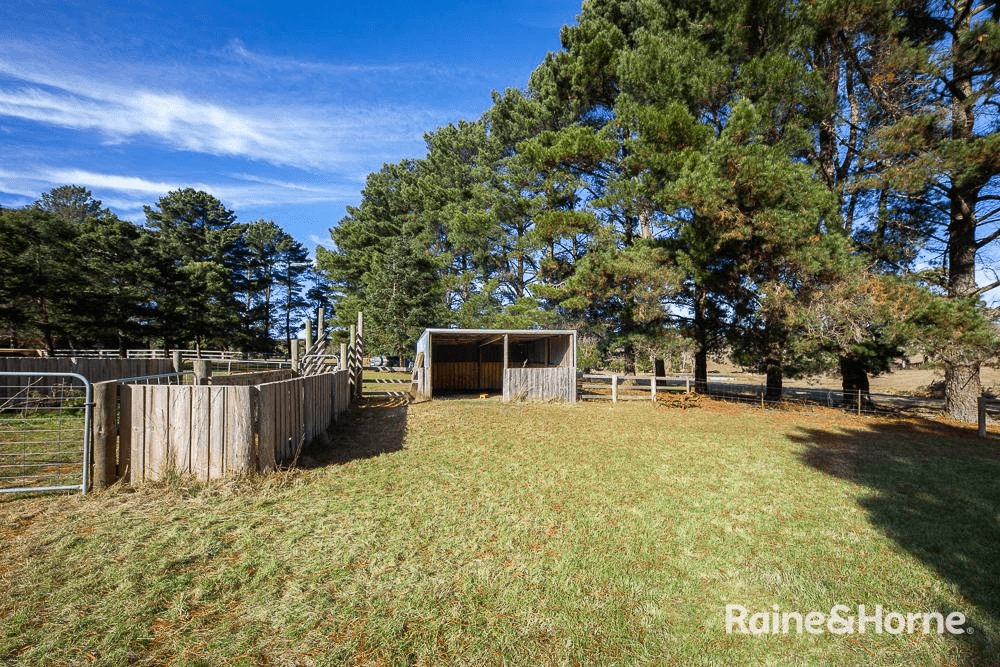 56 Walshes Road, WOODEND, VIC 3442