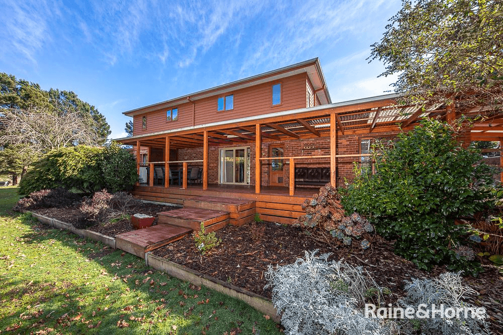 56 Walshes Road, WOODEND, VIC 3442