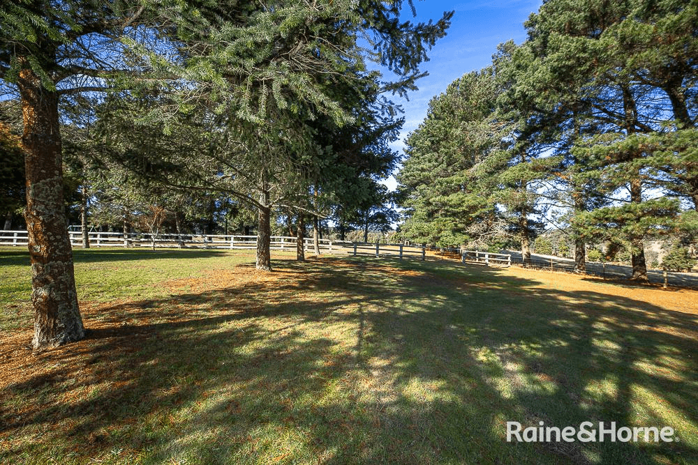 56 Walshes Road, WOODEND, VIC 3442