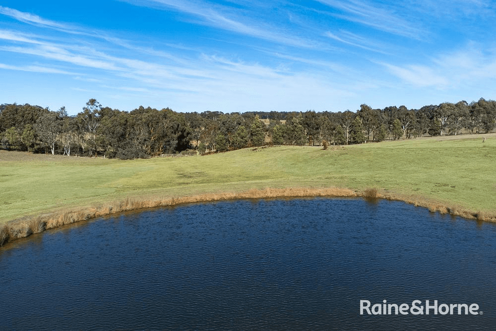 56 Walshes Road, WOODEND, VIC 3442