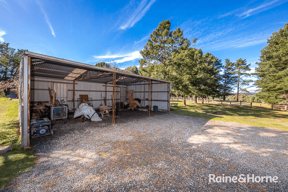 56 Walshes Road, WOODEND, VIC 3442