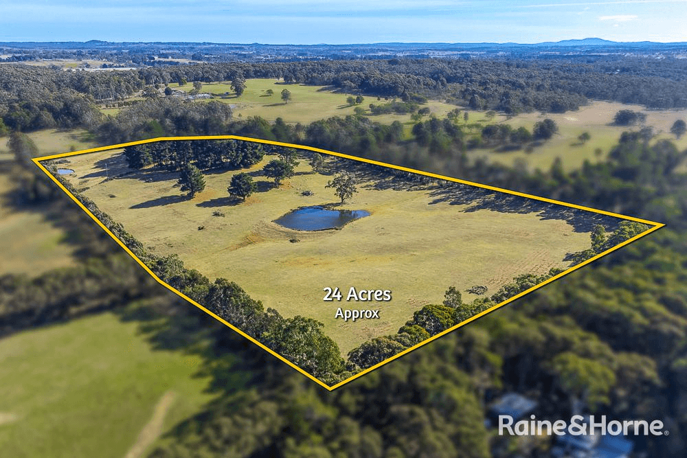 56 Walshes Road, WOODEND, VIC 3442