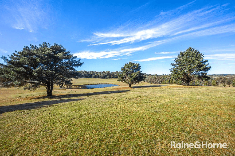 56 Walshes Road, WOODEND, VIC 3442