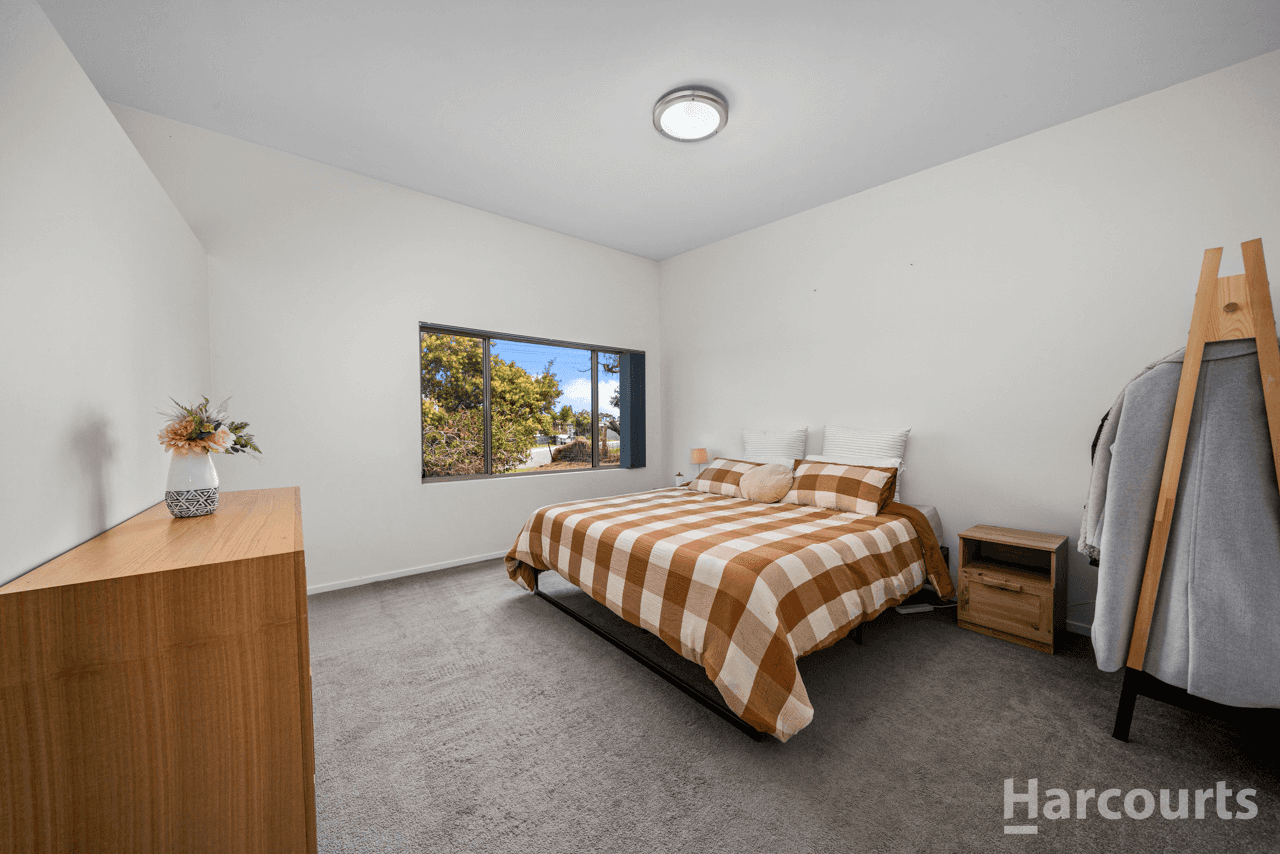 11 Fifth Avenue, DODGES FERRY, TAS 7173