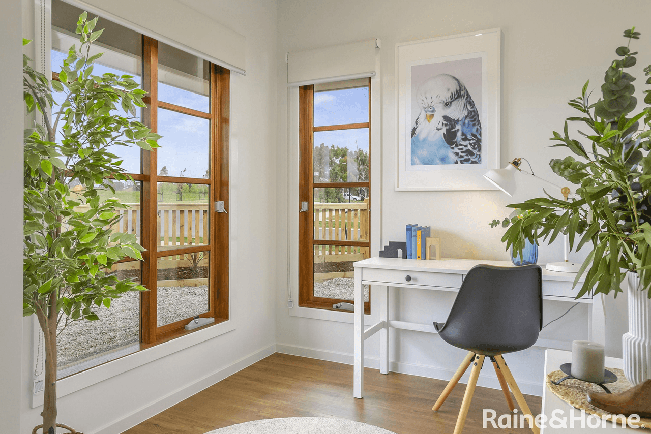 19 Collins Parade, KYNETON, VIC 3444