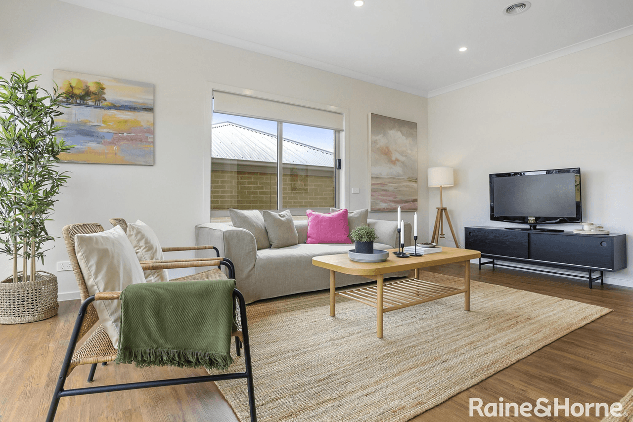 19 Collins Parade, KYNETON, VIC 3444