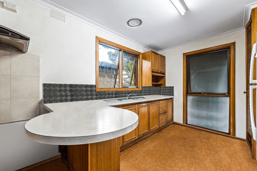 34 Buller Drive, GLEN WAVERLEY, VIC 3150