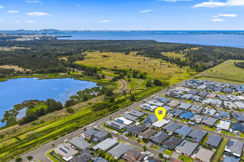 4 Bayview Ave, HAYWARDS BAY, NSW 2530