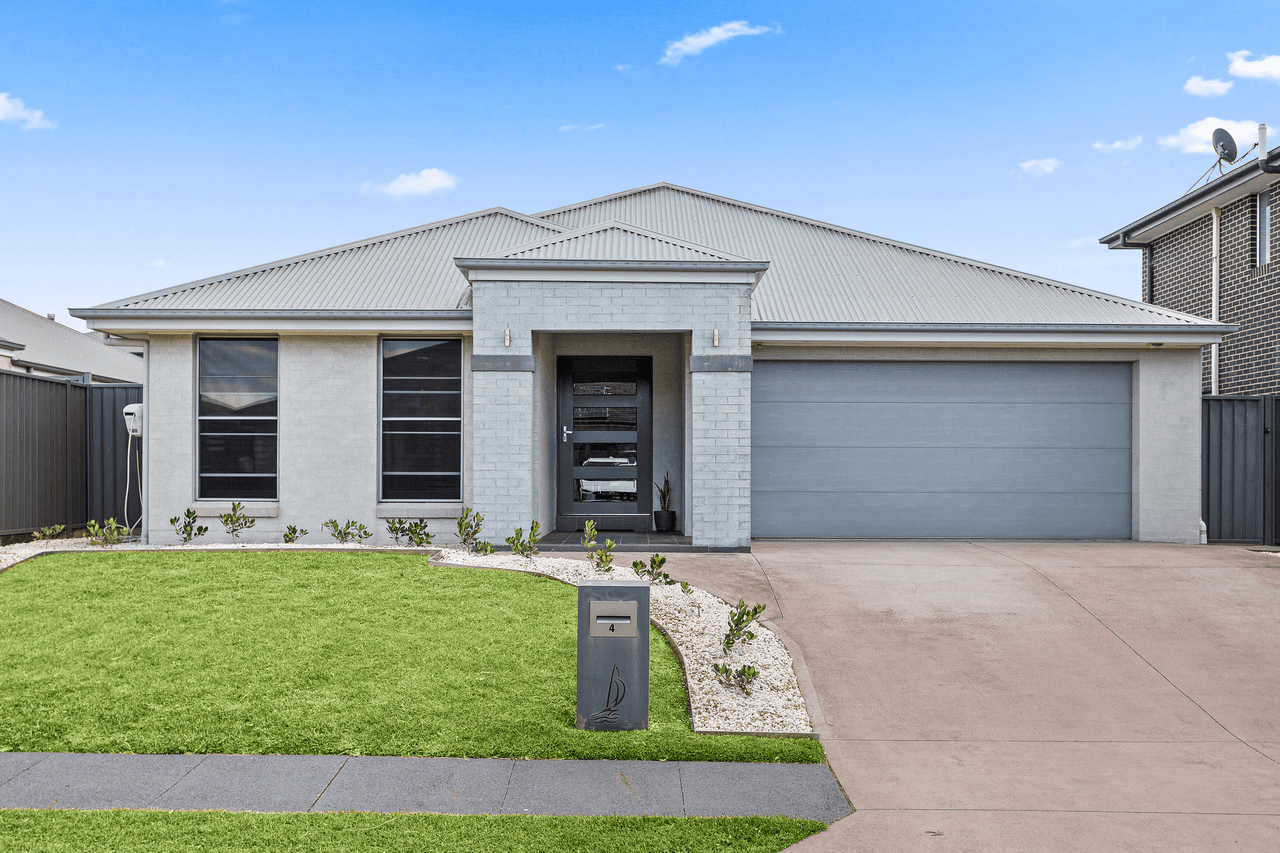 4 Bayview Ave, HAYWARDS BAY, NSW 2530