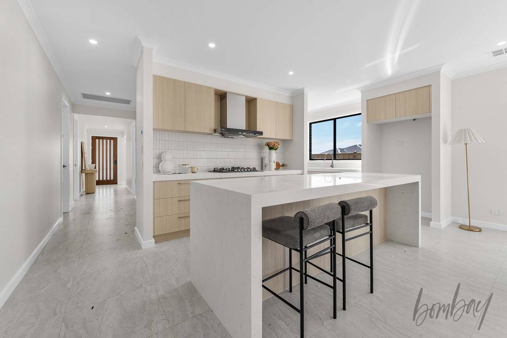 1 Helm Drive, MICKLEHAM, VIC 3064