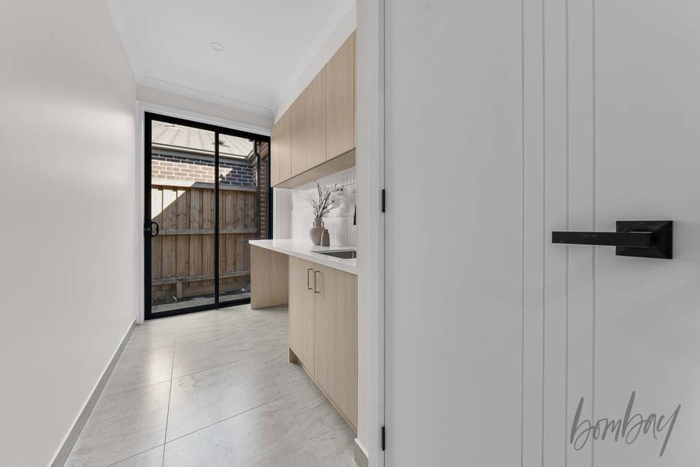 1 Helm Drive, MICKLEHAM, VIC 3064