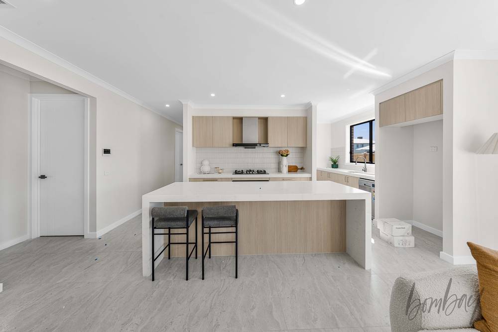 1 Helm Drive, MICKLEHAM, VIC 3064