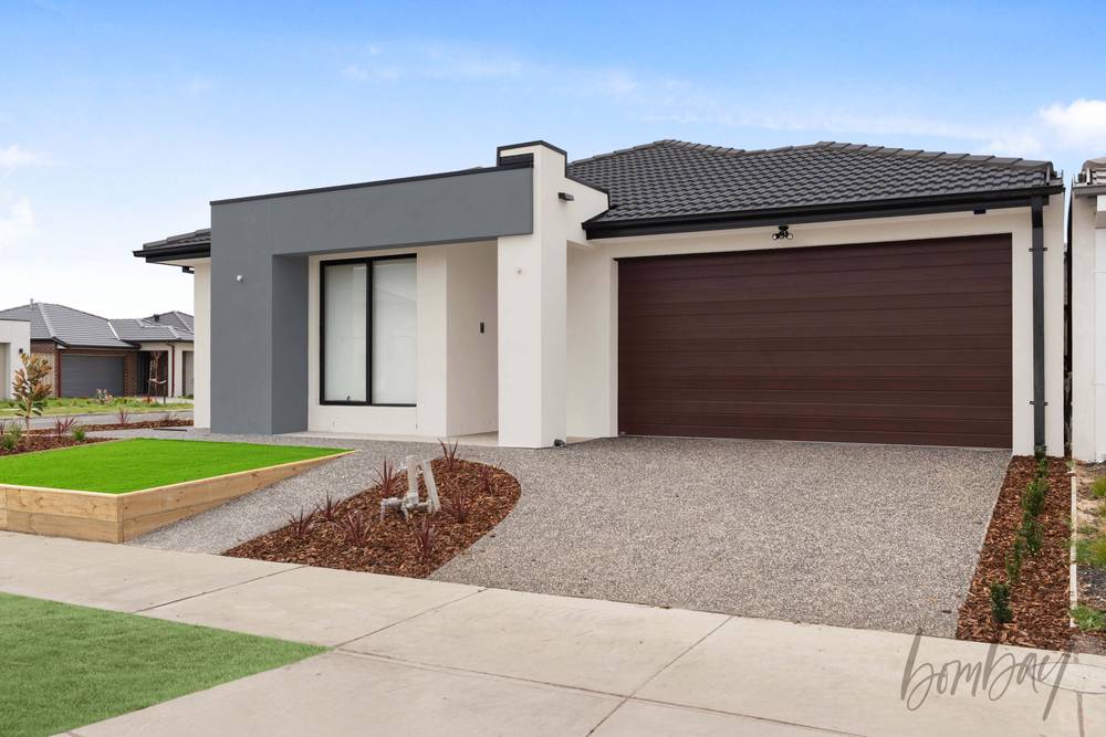 1 Helm Drive, MICKLEHAM, VIC 3064