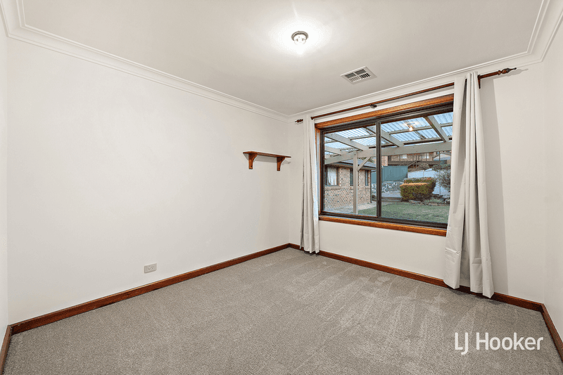 27 Rusten Street, KARABAR, NSW 2620