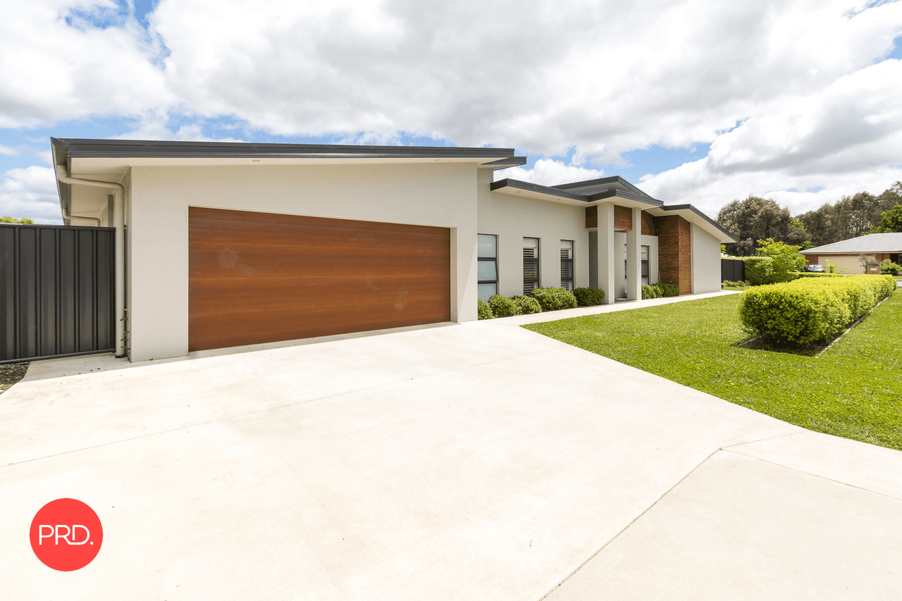 2  Bluskie Close, BUNGENDORE, NSW 2621