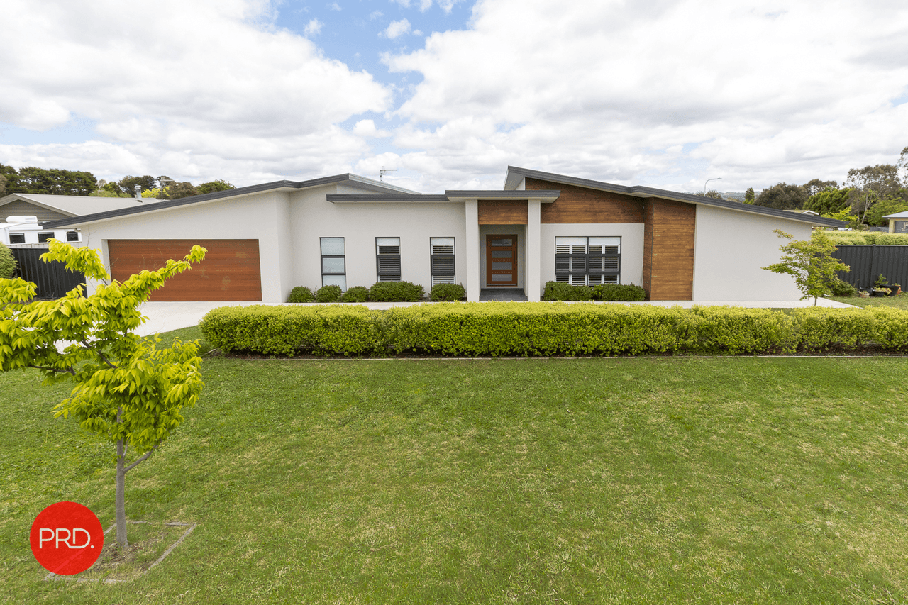 2  Bluskie Close, BUNGENDORE, NSW 2621