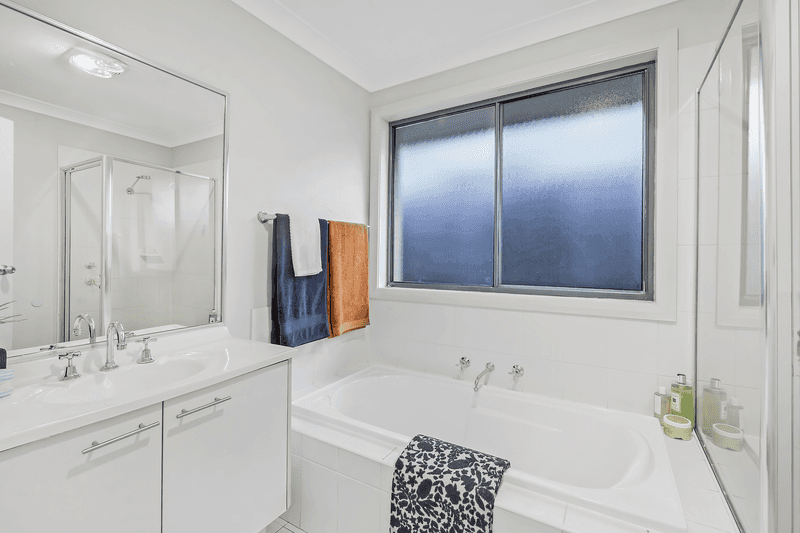 8 Aylsford Street, Stanhope Gardens, NSW 2768