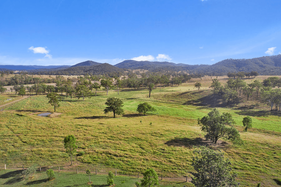 697 Blacksnake Road, KILKIVAN, QLD 4600