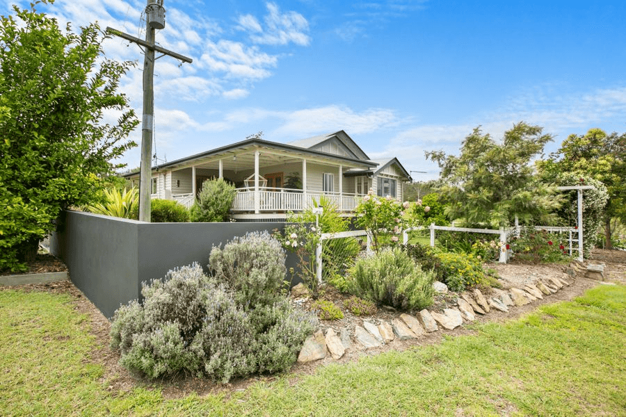 697 Blacksnake Road, KILKIVAN, QLD 4600