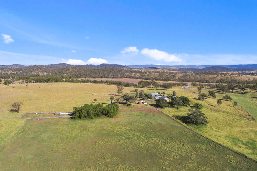 697 Blacksnake Road, KILKIVAN, QLD 4600