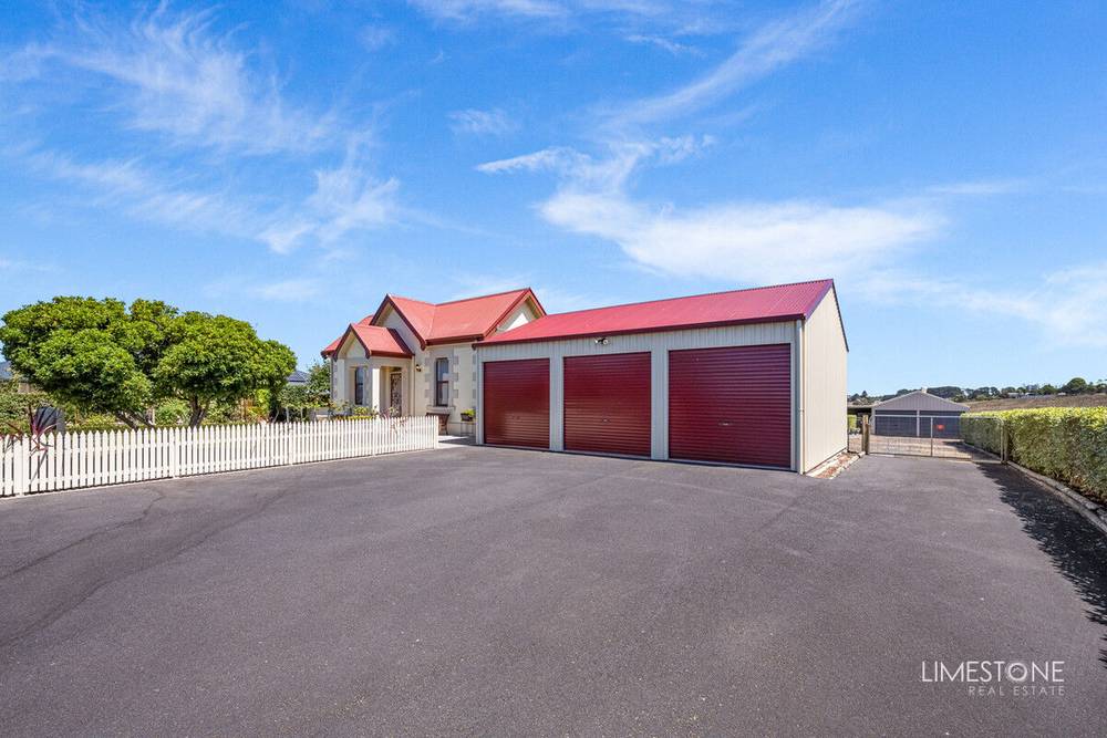 12 Racecourse Crescent, Glenburnie, SA 5291