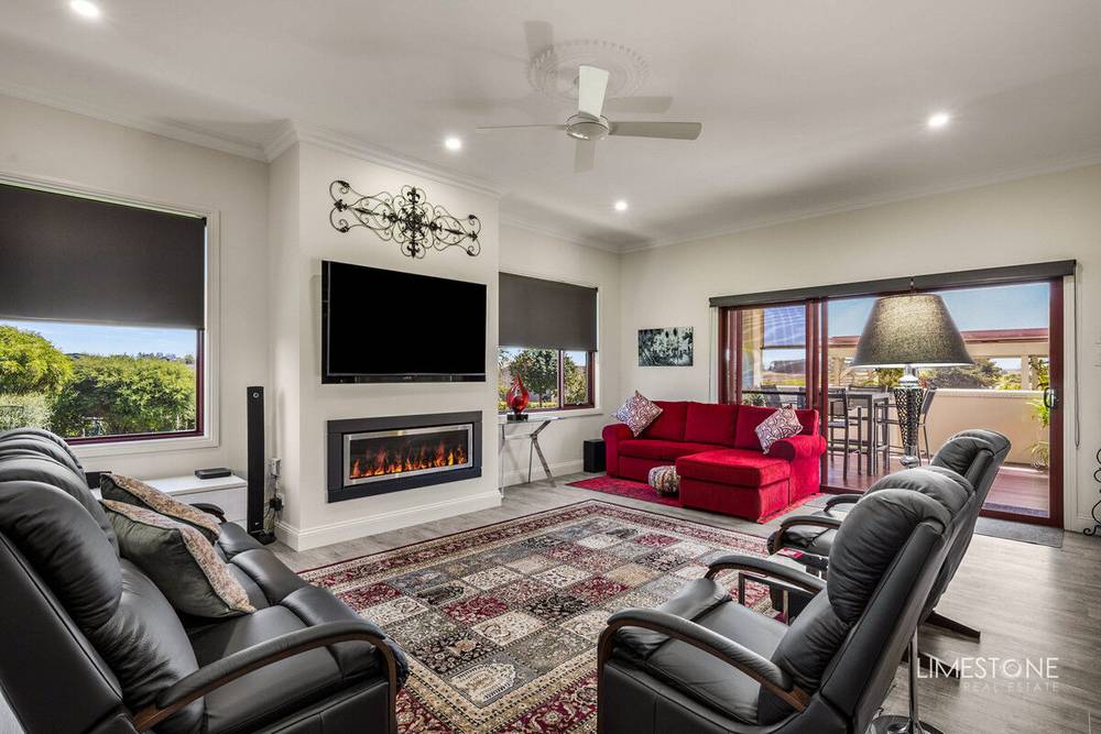 12 Racecourse Crescent, Glenburnie, SA 5291