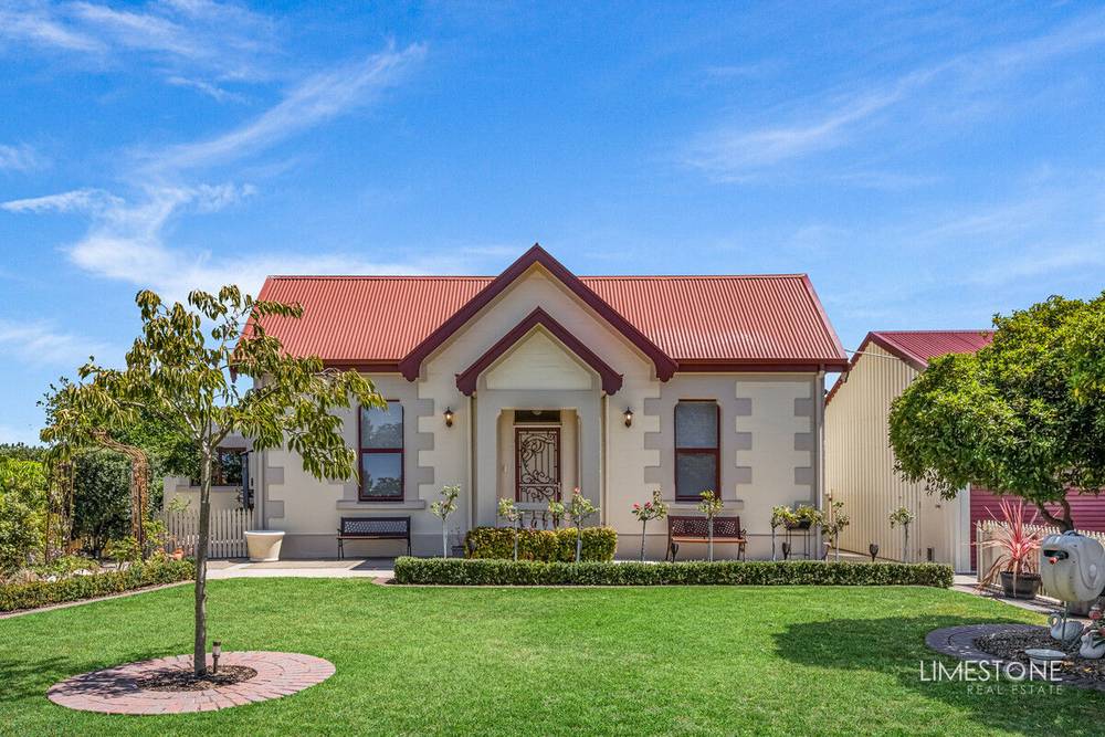 12 Racecourse Crescent, Glenburnie, SA 5291