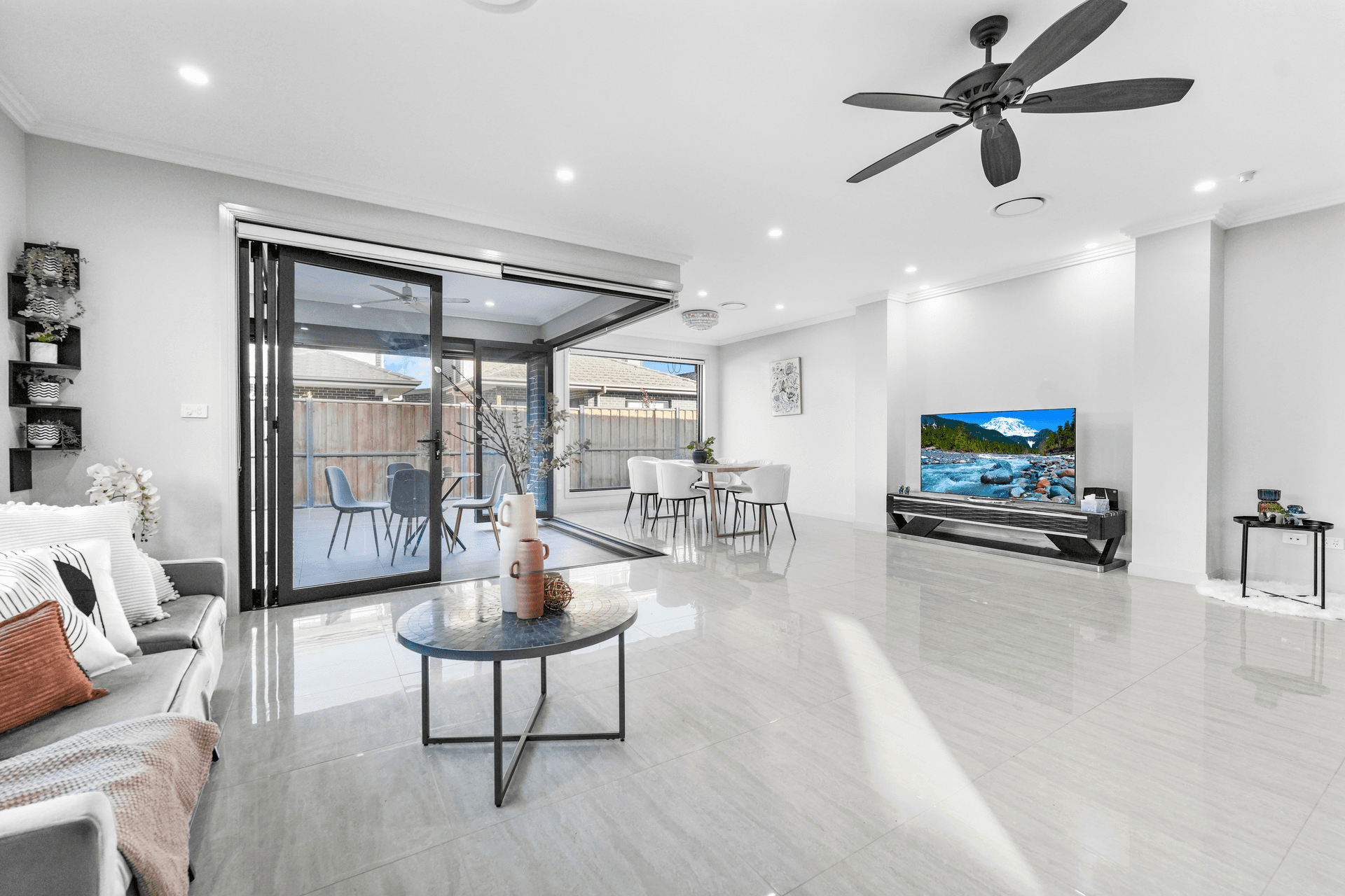 24 Lantern Street (gables), Box Hill, NSW 2765