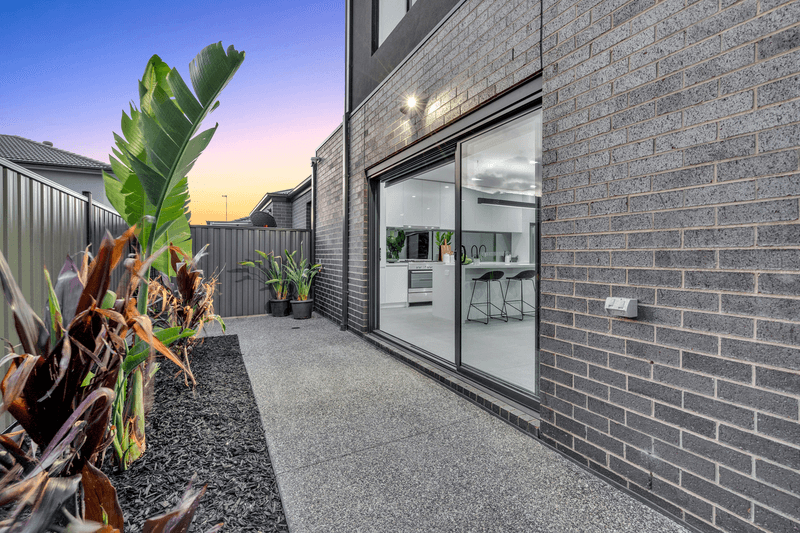 17 Scaevola Road, CRAIGIEBURN, VIC 3064