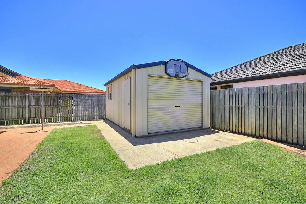 2 Hamilton Street, AVENELL HEIGHTS, QLD 4670