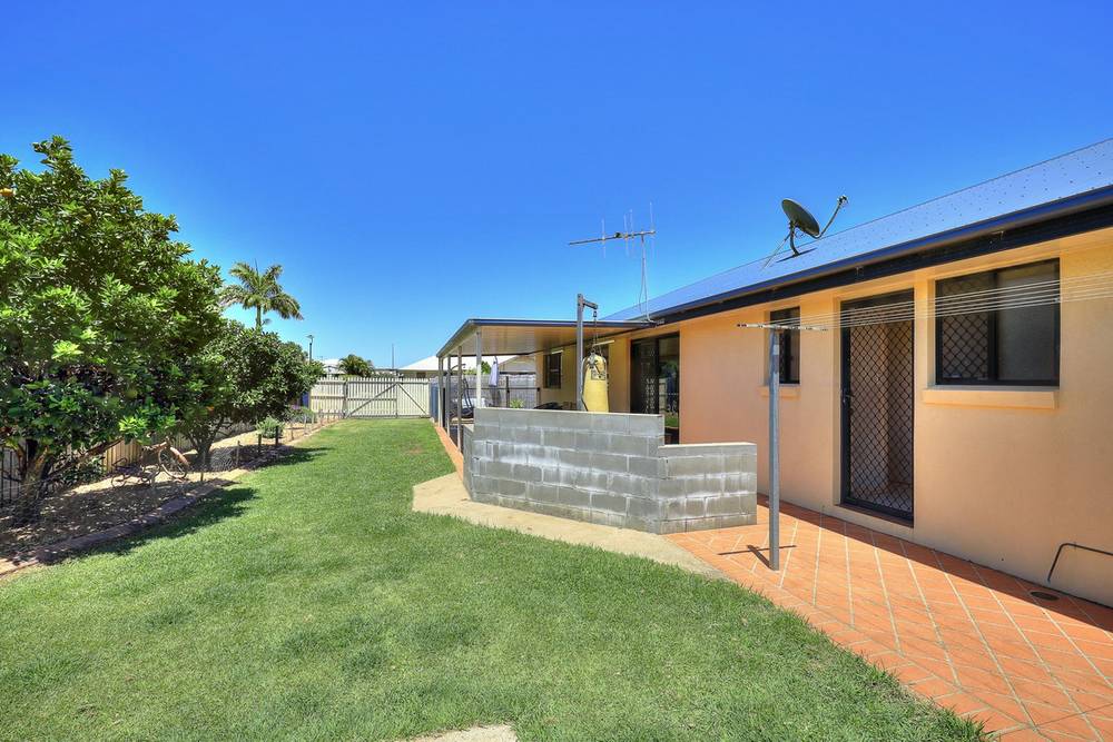 2 Hamilton Street, AVENELL HEIGHTS, QLD 4670
