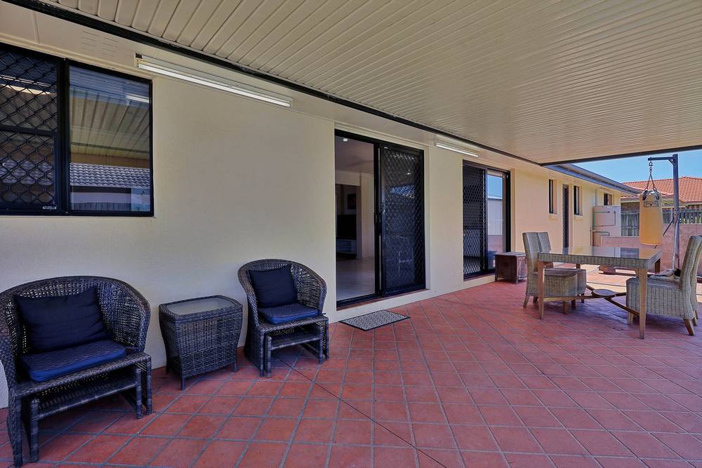 2 Hamilton Street, AVENELL HEIGHTS, QLD 4670
