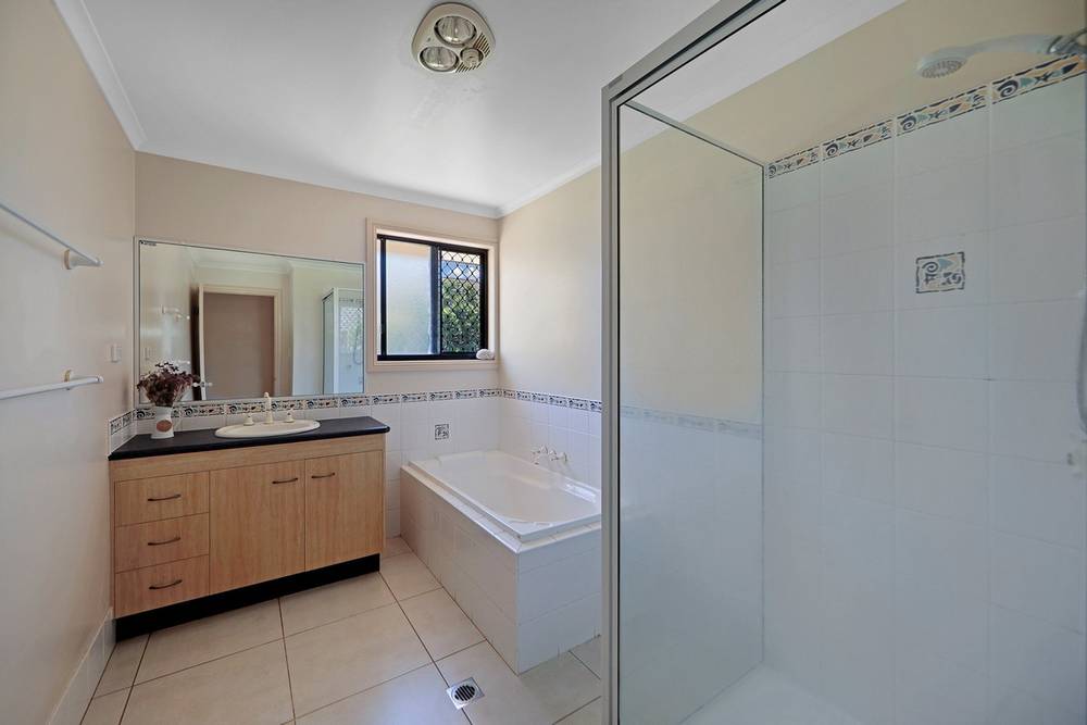2 Hamilton Street, AVENELL HEIGHTS, QLD 4670