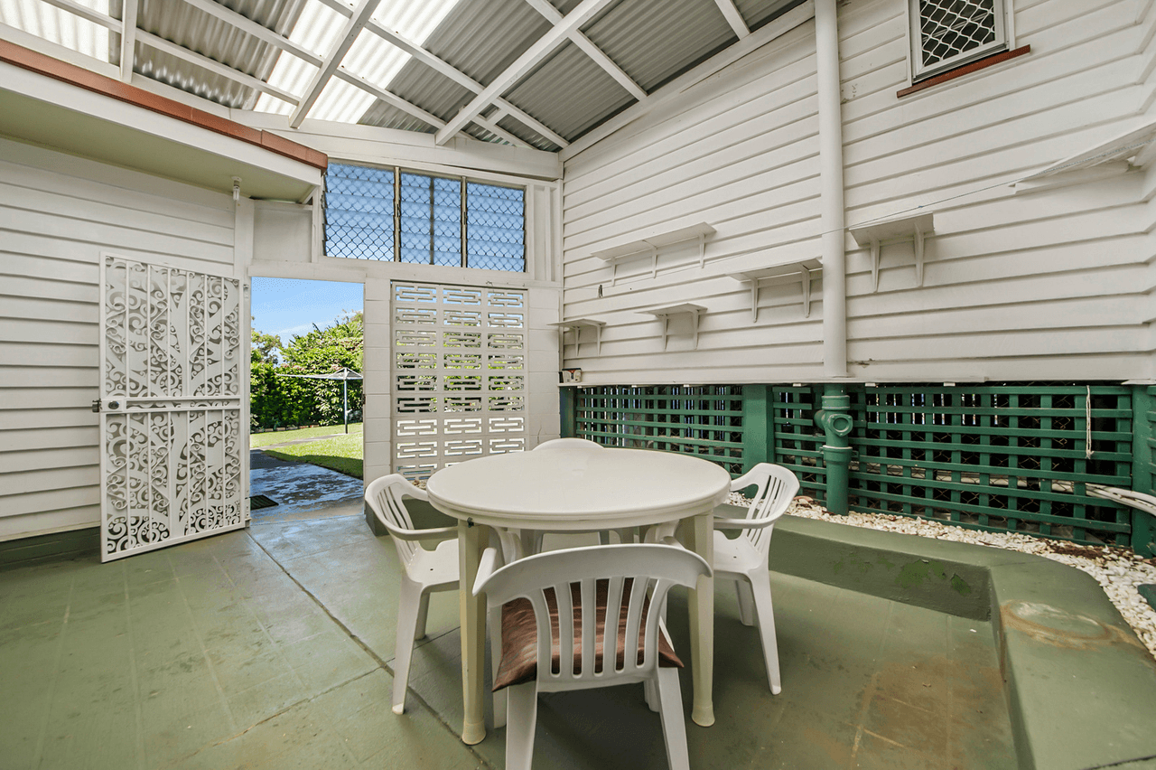 68 Whites Road, MANLY WEST, QLD 4179