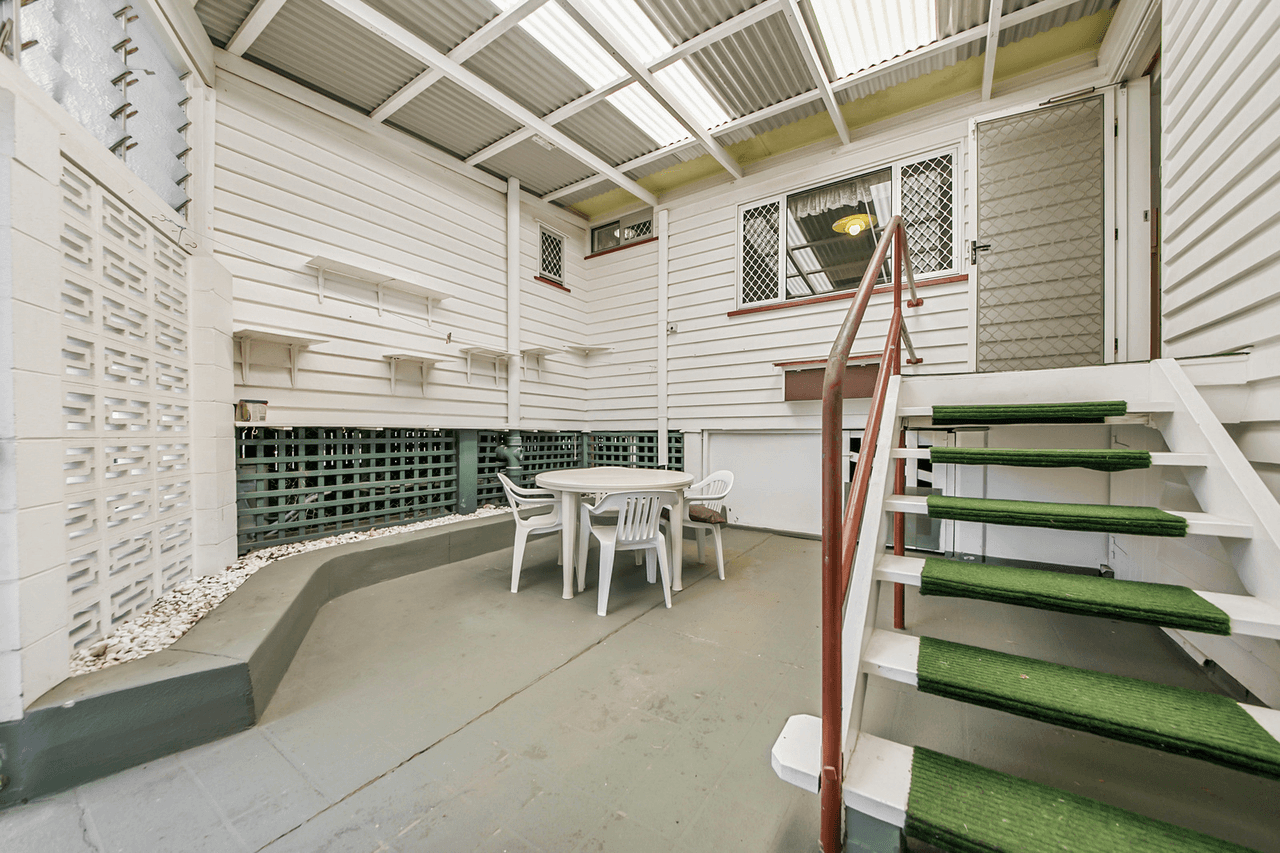 68 Whites Road, MANLY WEST, QLD 4179