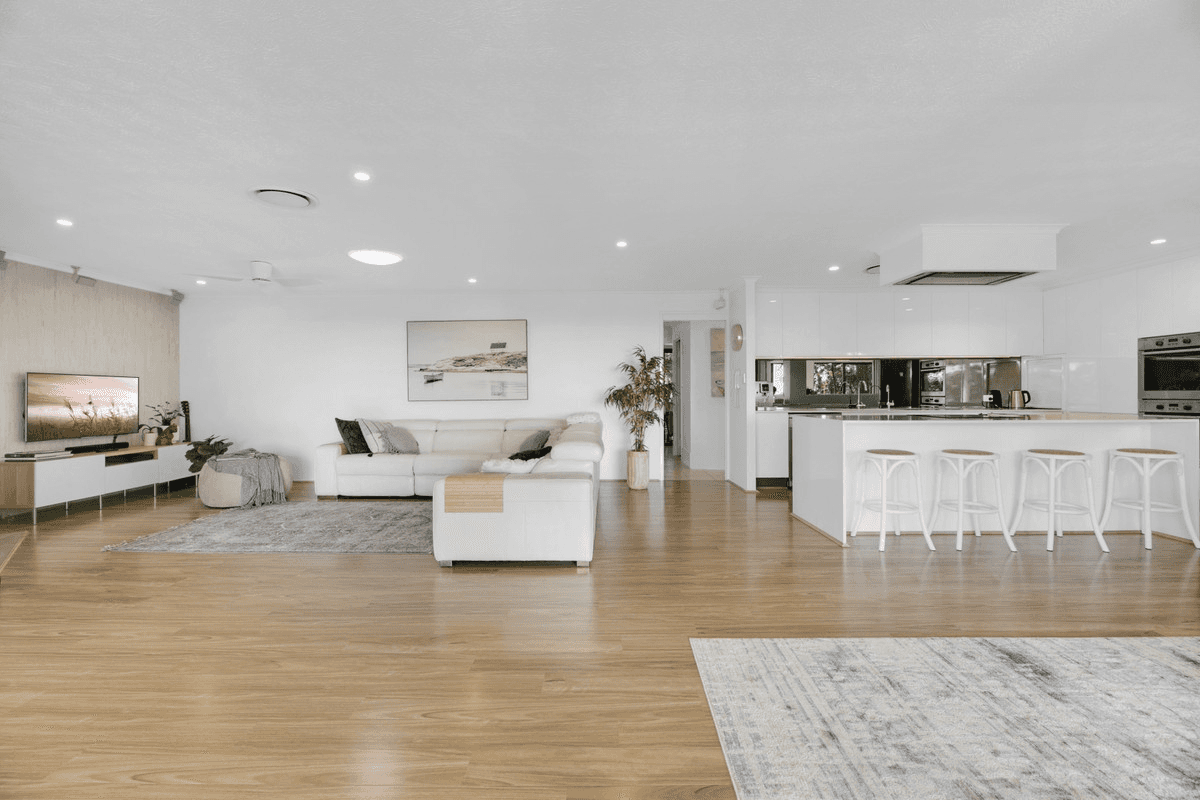 14 Koombahla Drive, Tallebudgera, QLD 4228