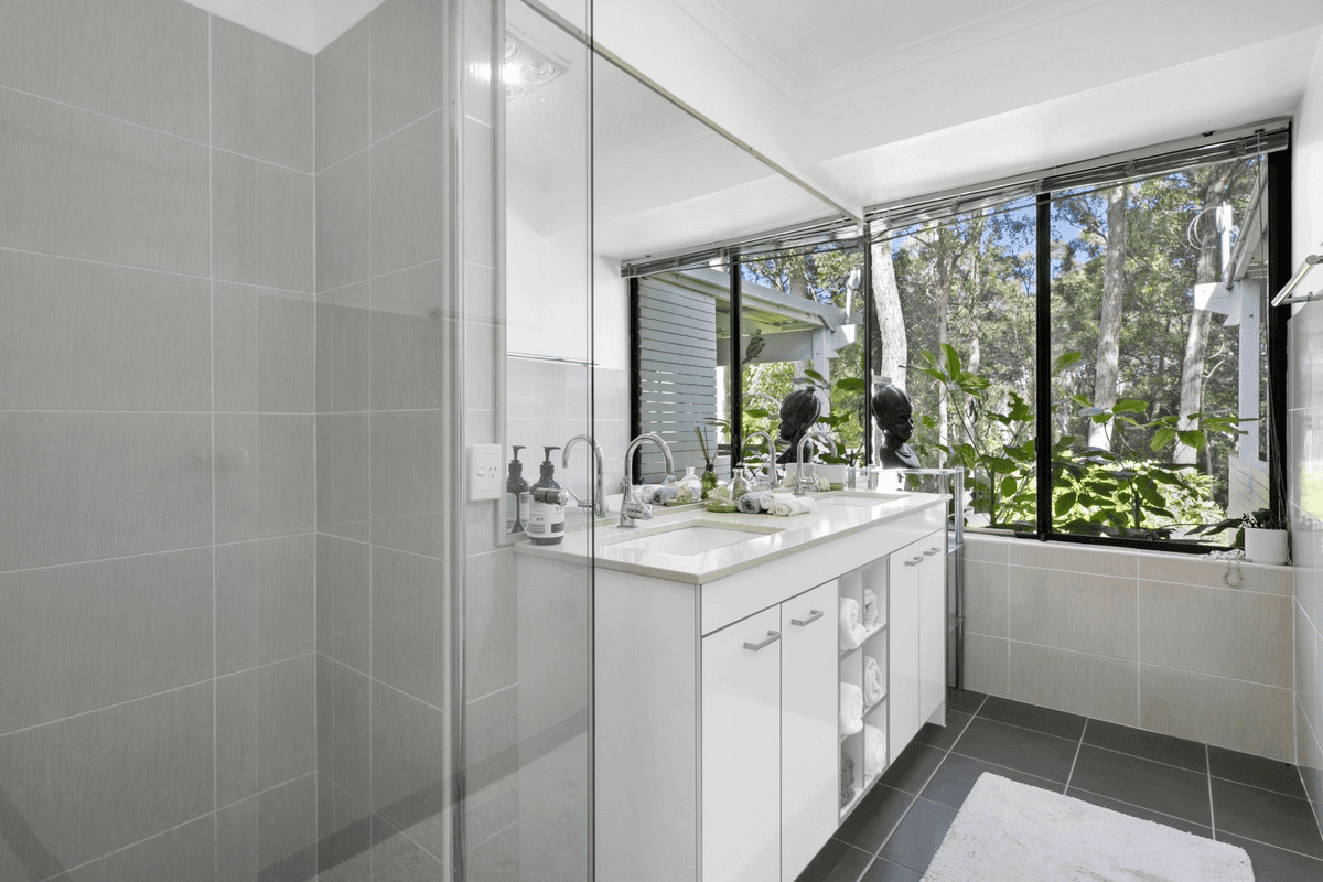 14 Koombahla Drive, Tallebudgera, QLD 4228