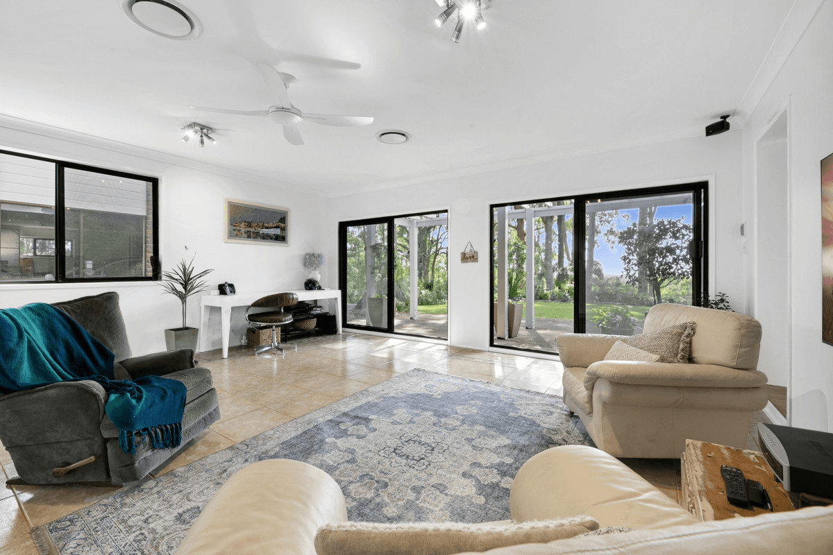 14 Koombahla Drive, Tallebudgera, QLD 4228