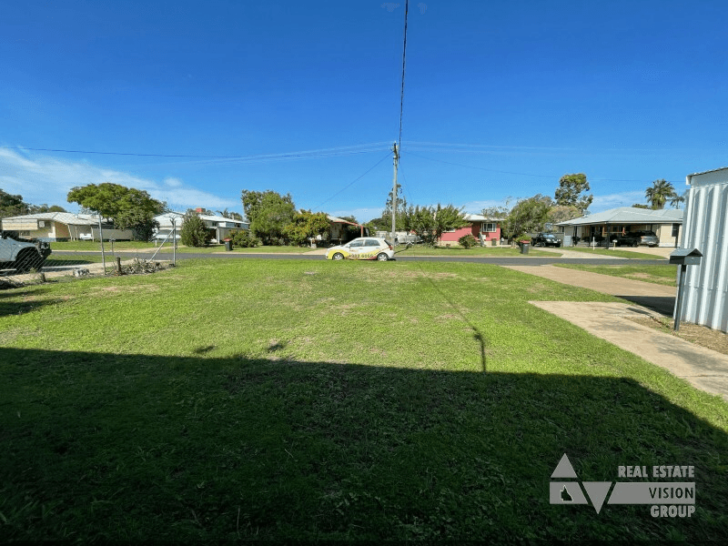 15 Fay St, Blackwater, QLD 4717