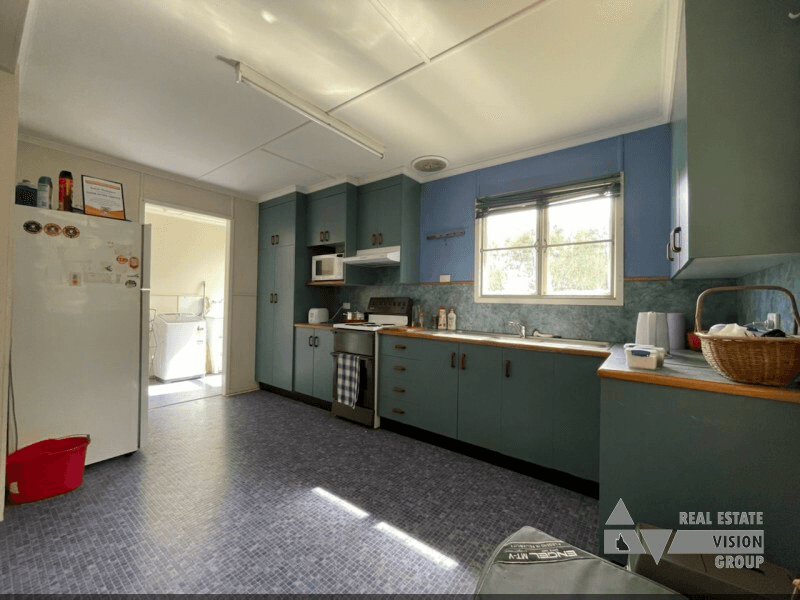 15 Fay St, Blackwater, QLD 4717